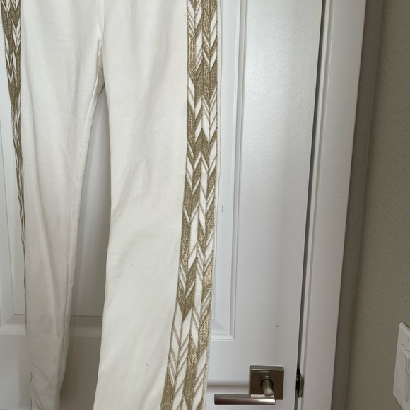 V Cristina Y2K White Skinny Jeans with Gold Embroidery Trim on Sides Size 2 - Picture 5 of 7